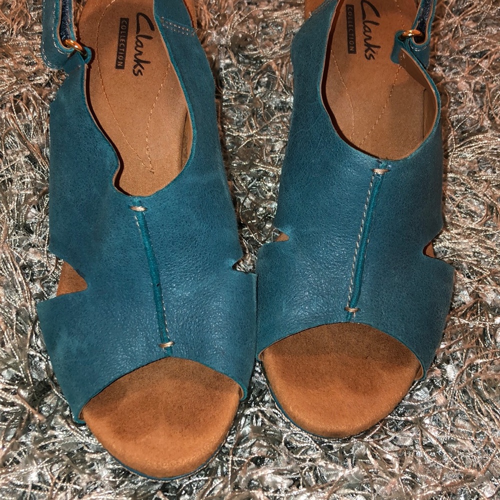 Clarks teal size 7 cork bottom wedge. Great cond!